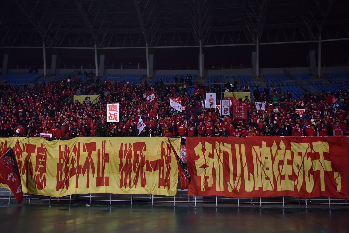 火狐体育真人入口-湖南郴州队全队奋勇杀入对手内线，勇夺胜利的简单介绍