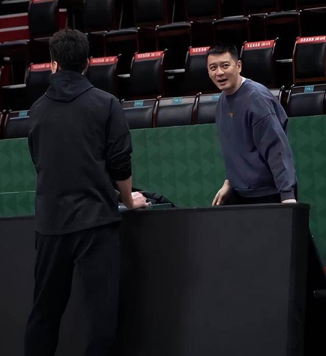 弗里堡队积极备战，全力以赴